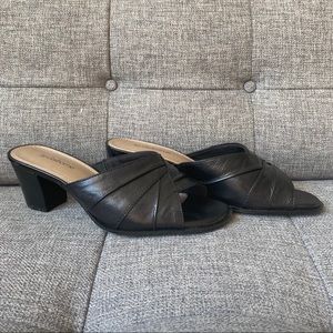 Liz Claiborne Black Leather Kitten Heel Sandal